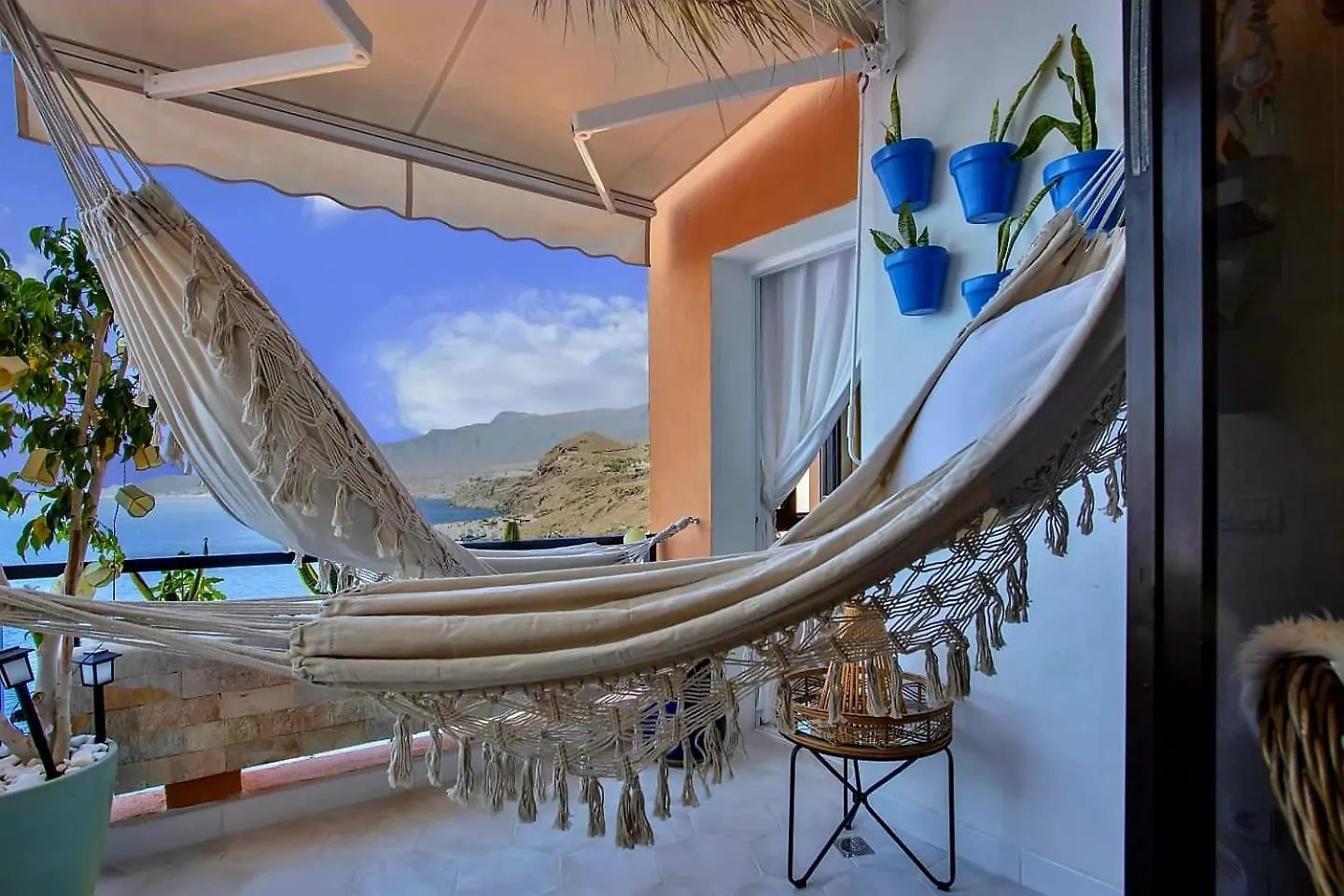 Luxury 1 Minute To The Beach & Salt Pool Apartment