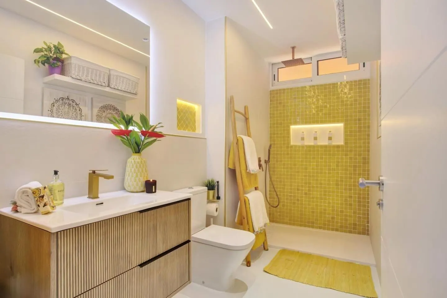 Luxury 1 Minute To The Beach & Salt Pool