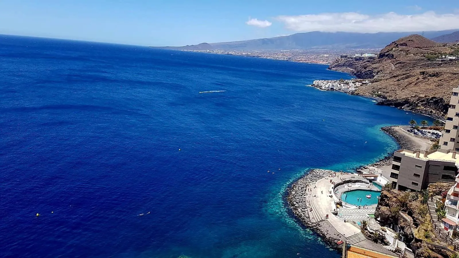 Apartment Luxury 1 Minute To The Beach & Salt Pool Spain